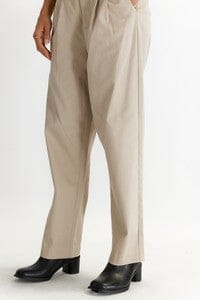 WOMEN'S BUTTON CLOSURE POCKETS STRAIGHT LEG PANTS
