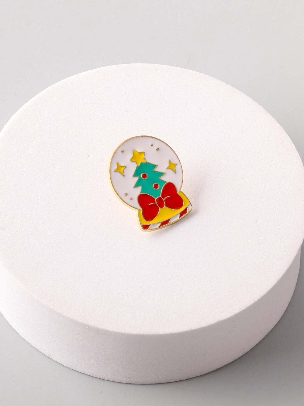 ASSORTED HOLIDAY PENDANT BUTTON PINS