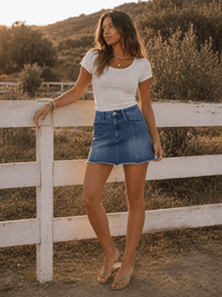 WOMEN'S BUTTON CLOSURE FRONT POCKETS WASHED DENIM MINI SKIRT