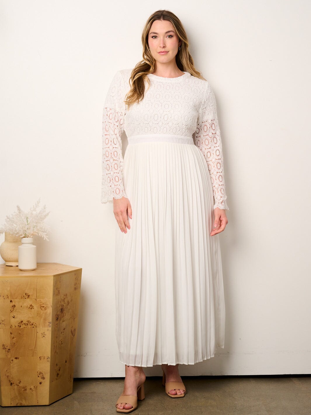 PLUS SIZE LONG SLEEVE LACE PLEATED MAXI DRESS