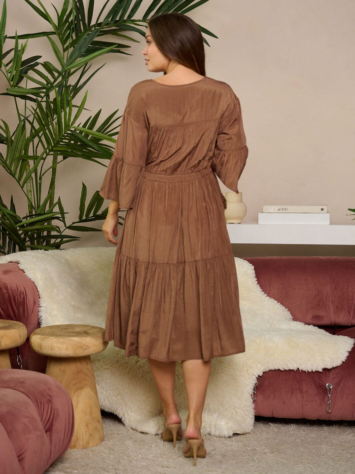 WOMEN'S 3/4 SLEEVE RUFFLE V-NECK TIERED MIDI DRESS