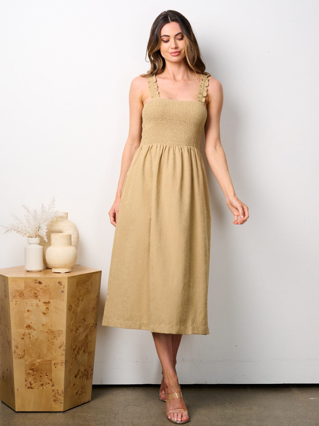 WOMEN'S SLEEVELESS POCKETS SMOCK MIDI DRESS