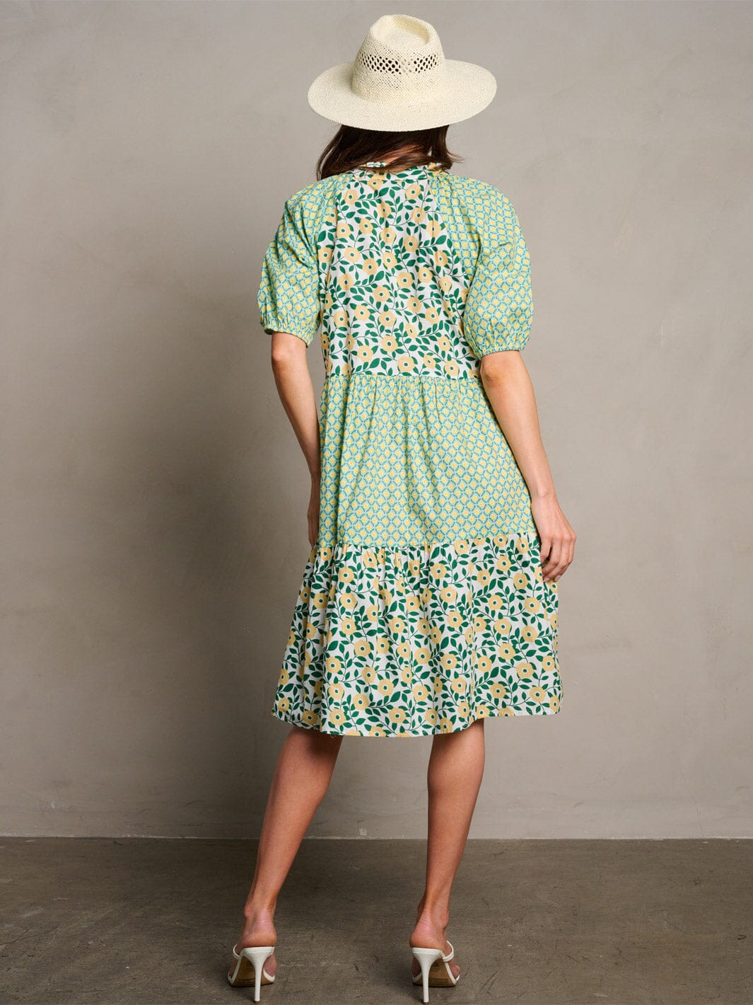 WOMEN'S SHORT SLEEVE POCKETS V-NECK FLORAL MIDI DRESS