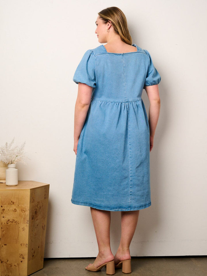 PLUS SIZE SHORT PUFF SLEEVE SQUARE NECK POCKETS FLORAL DENIM MIDI DRESS