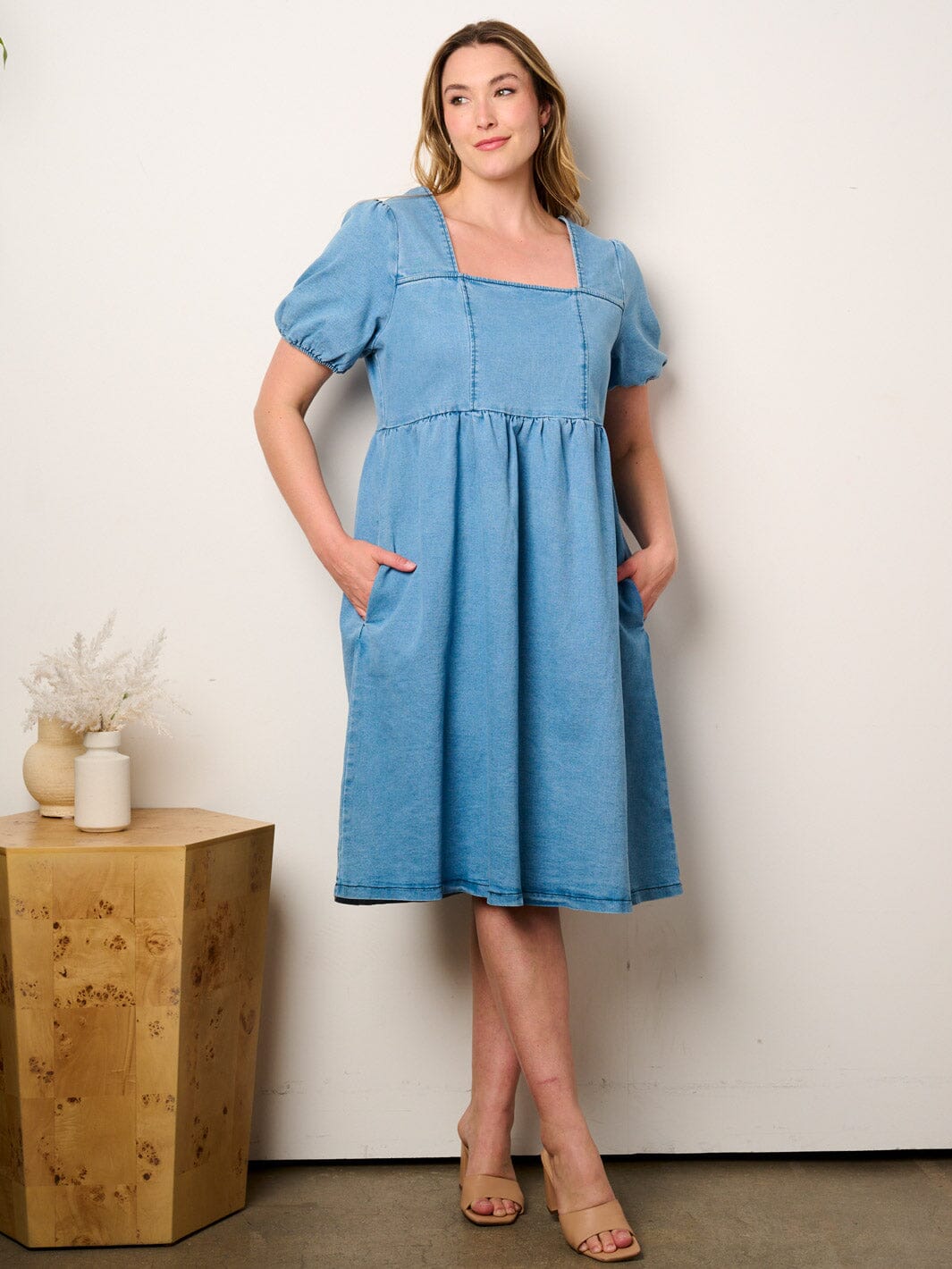 PLUS SIZE SHORT PUFF SLEEVE SQUARE NECK POCKETS FLORAL DENIM MIDI DRESS