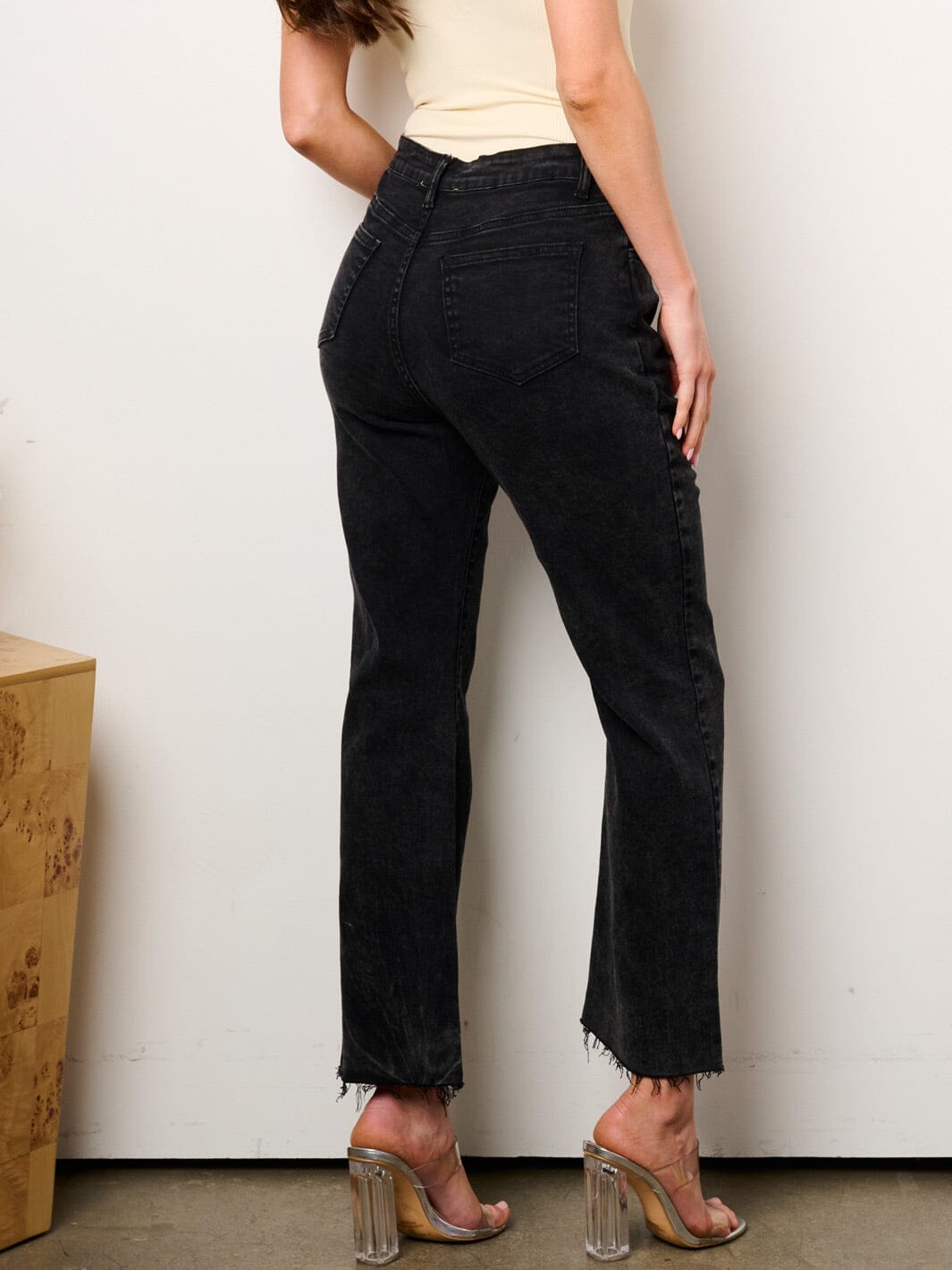 WOMEN'S BUTTON CLOSURE WIDE LEG POCKETS WASHED DENIM PANTS