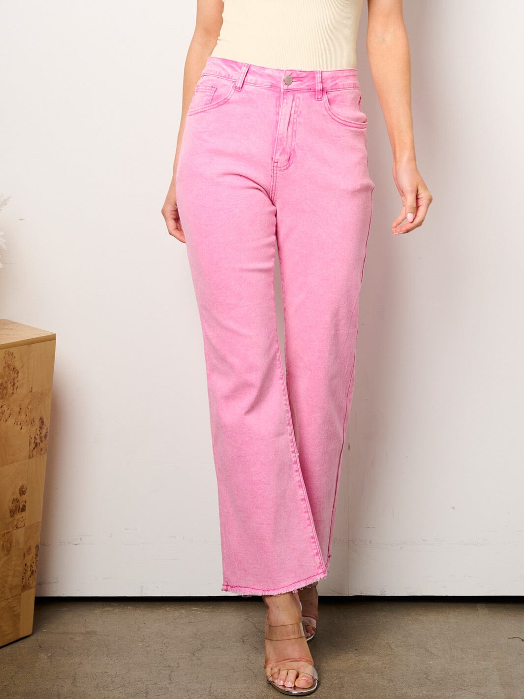 WOMEN'S BUTTON CLOSURE WIDE LEG POCKETS WASHED DENIM PANTS