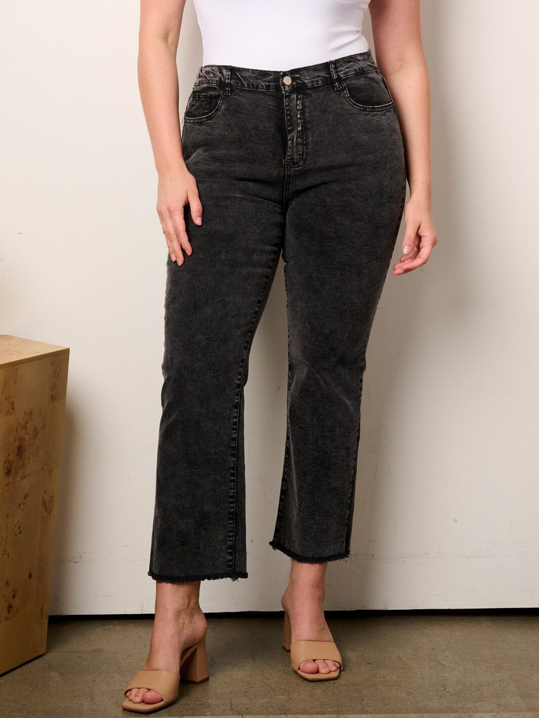 PLUS SIZE BUTTON CLOSURE POCKETS WASHED DENIM PANTS