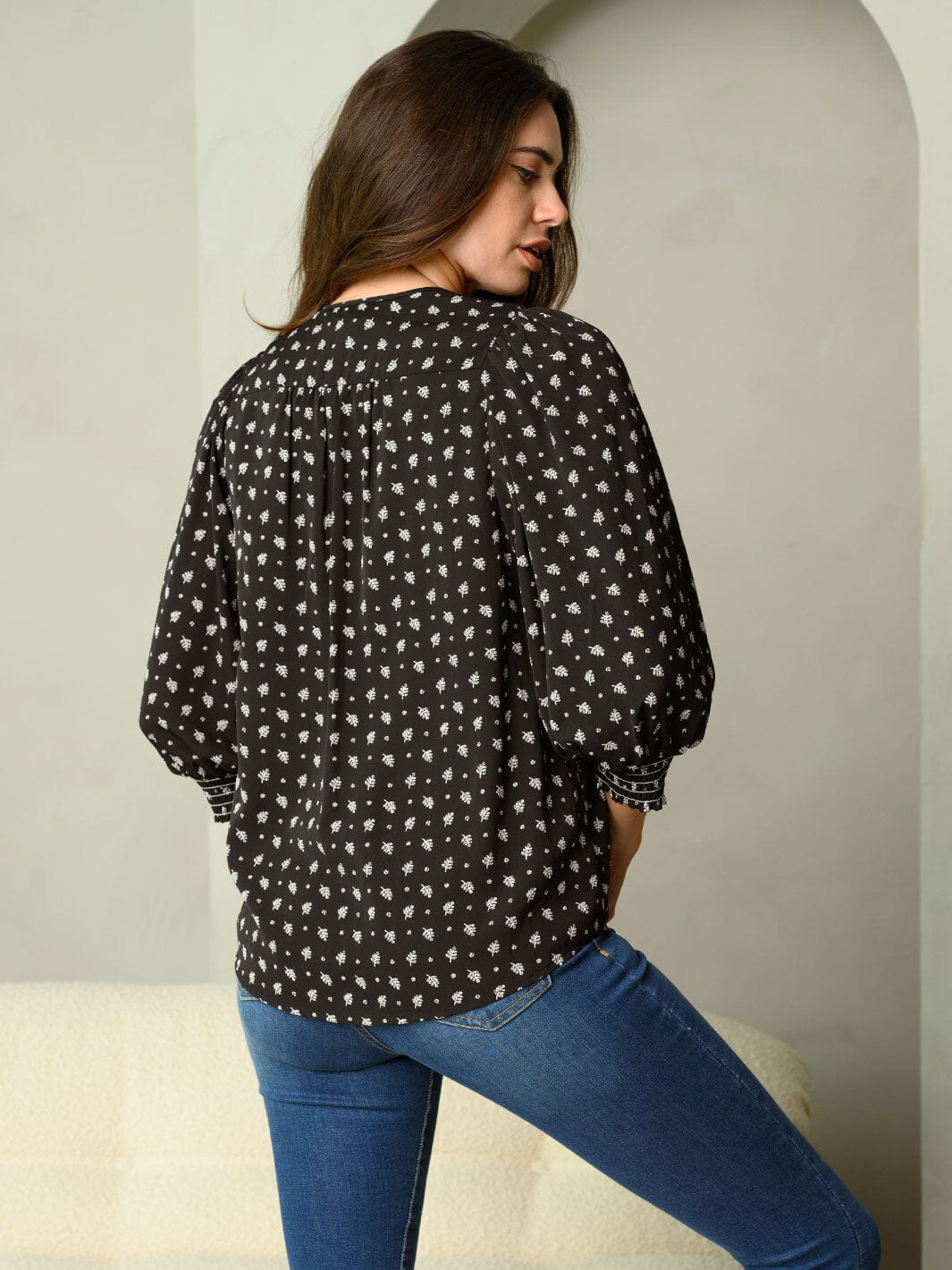 WOMEN'S LEAF PRINT PUFF LONG SLEEVE WITH NOVELTY SMOCKED YOKE TOP