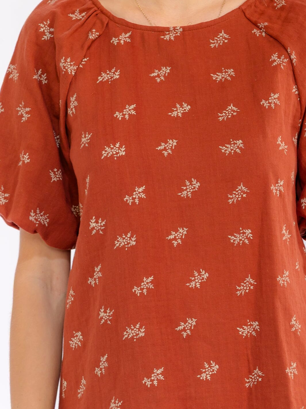 WOMEN'S SHORT PUFF SLEEVE FLORAL PRINT BLOUSE