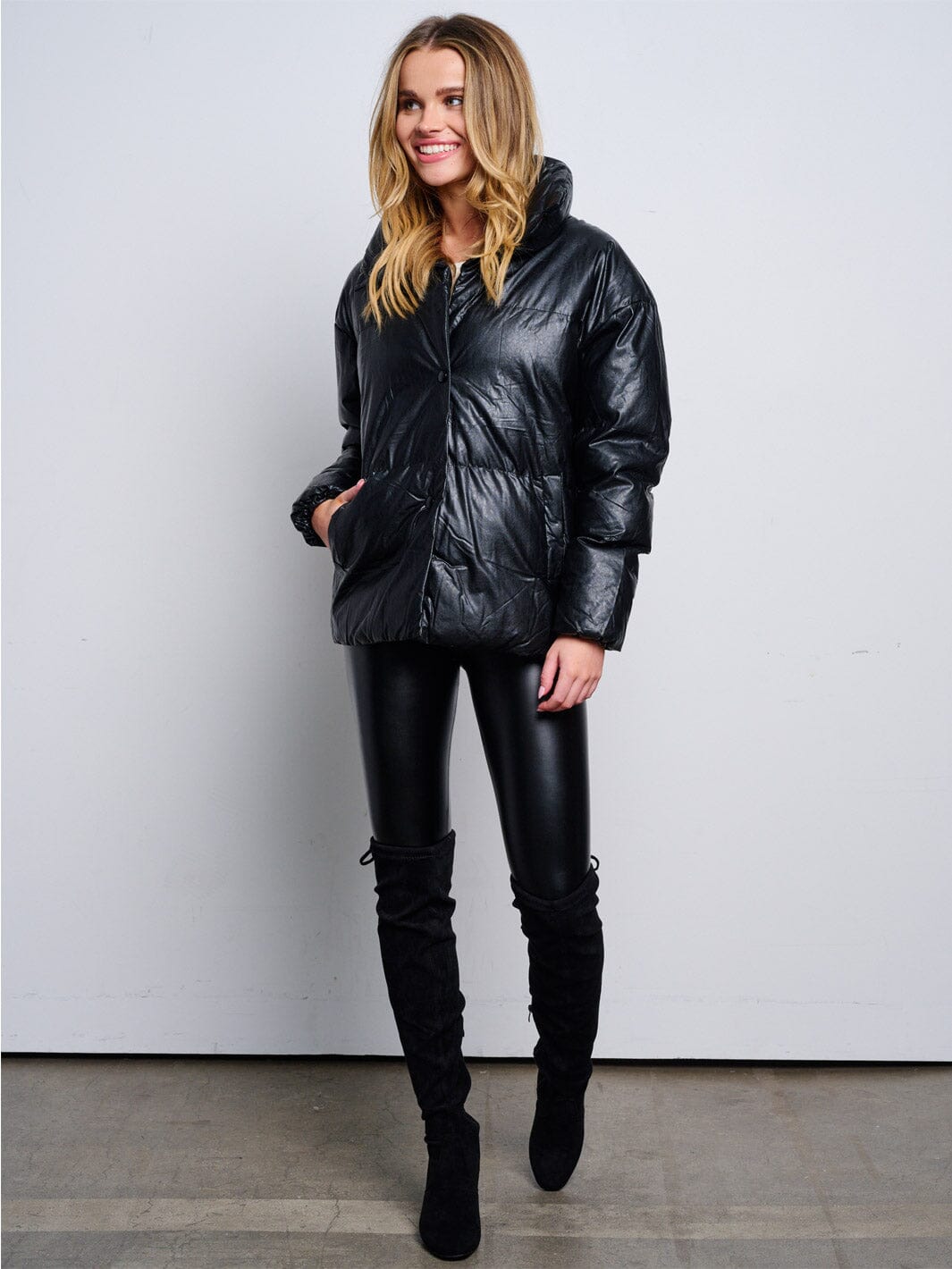 WOMEN'S LONG SLEEVE BUTTON CLOSURE POCKETS PU PLEATHER JACKET