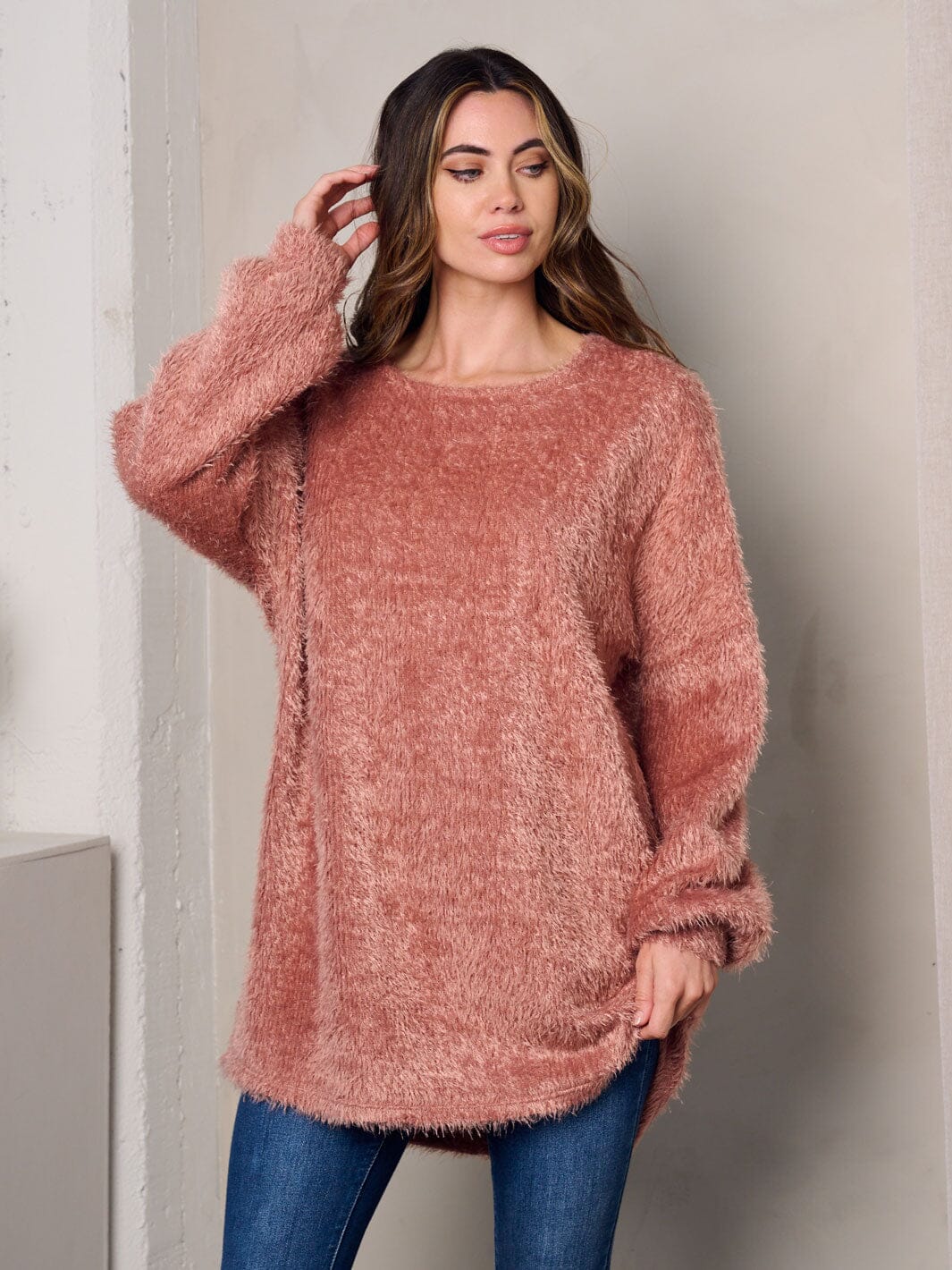 WOMEN'S LONG SLEEVE FUZZY OVERSIZED SWEATER