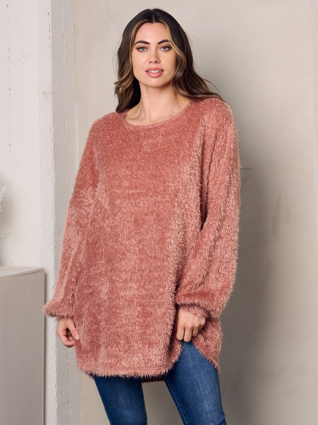 WOMEN'S LONG SLEEVE FUZZY OVERSIZED SWEATER
