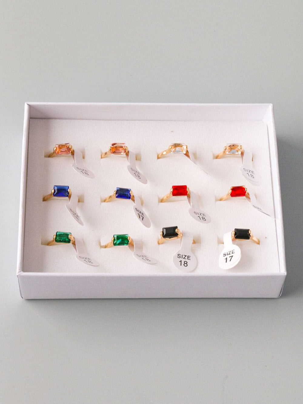 WOMEN'S ASSORTED COLORS STONE RINGS