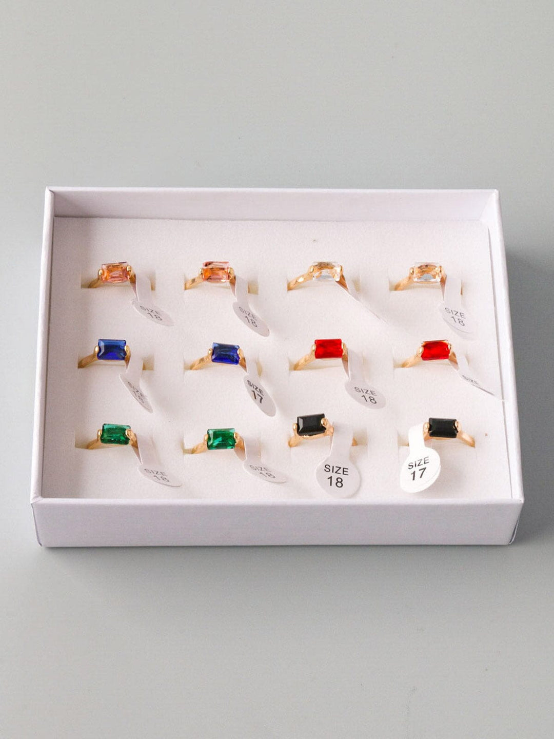 WOMEN'S ASSORTED COLORS STONE RINGS