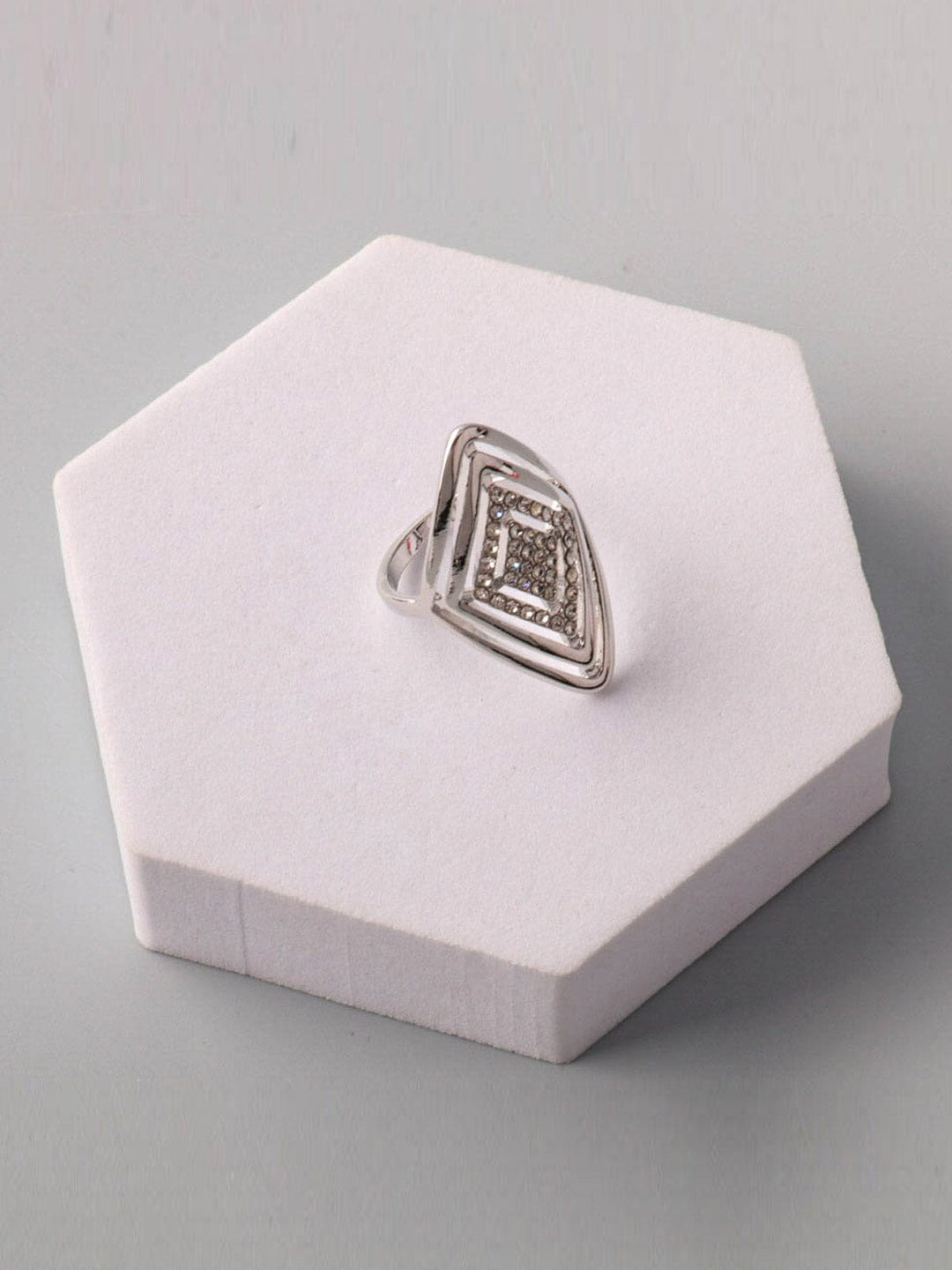 FASHION GOLD & SILVER DETAILED RINGS