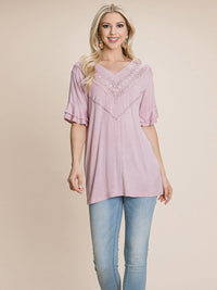 WOMEN'S SHORT RUFFLE SLEEVE V-NECK CRICHET DETAILED TOP