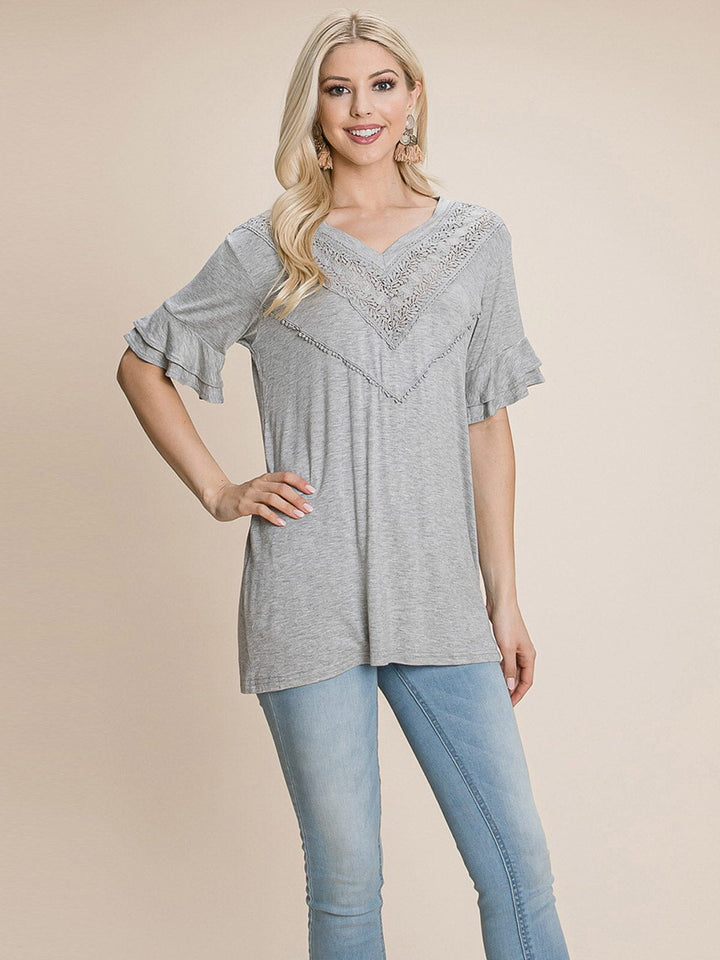 WOMEN'S SHORT RUFFLE SLEEVE V-NECK CRICHET DETAILED TOP