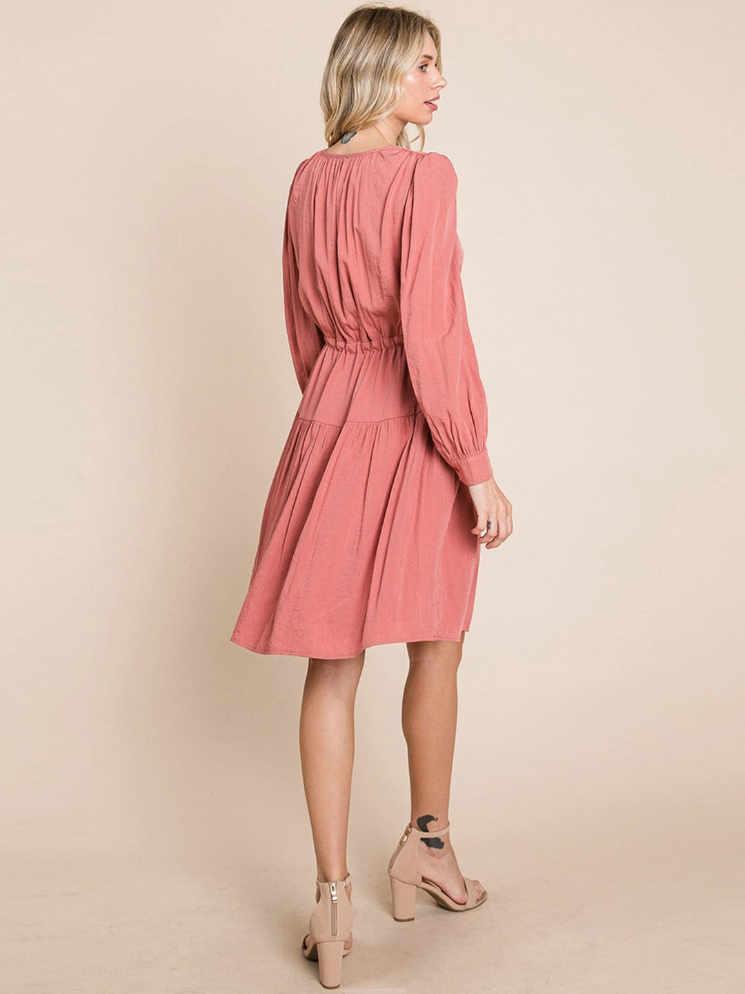 WOMEN'S LONG SLEEVE V-NECK FIT & FLARE TIERED MIDI DRESS