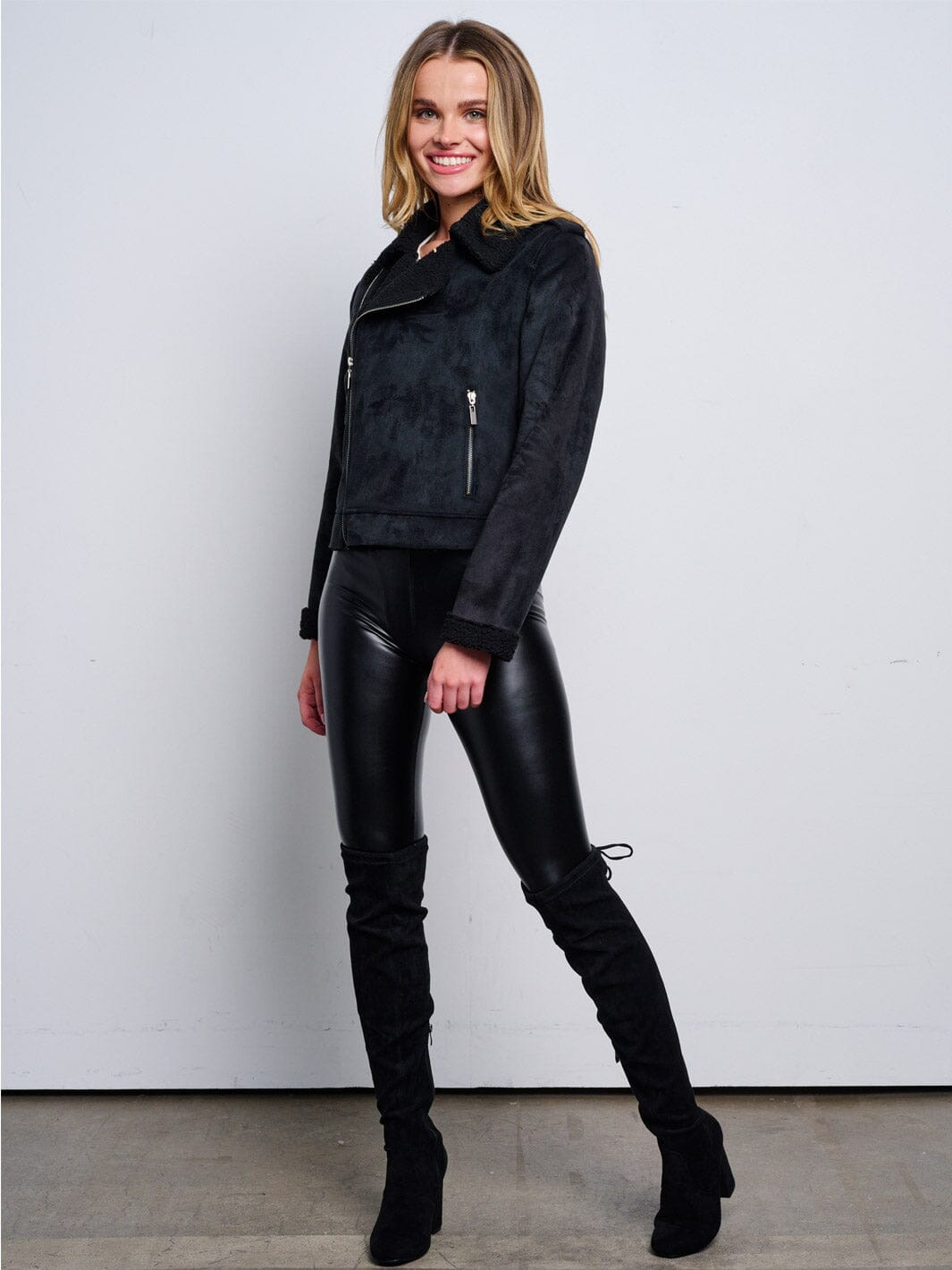 WOMEN'S LONG SLEEVE ZIP UP SHERPA JACKET