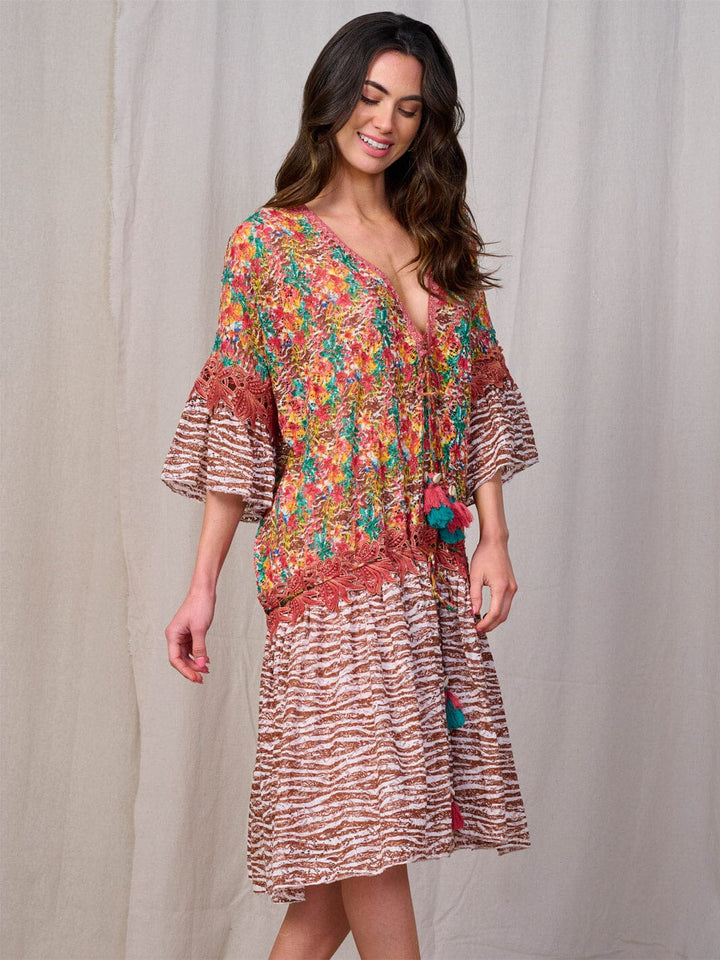 WOMEN'S SHORT SLEEVE V-NECK TIERED FLORAL CONTRAST MIDI DRESS