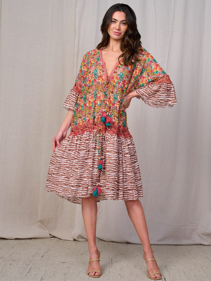 WOMEN'S SHORT SLEEVE V-NECK TIERED FLORAL CONTRAST MIDI DRESS