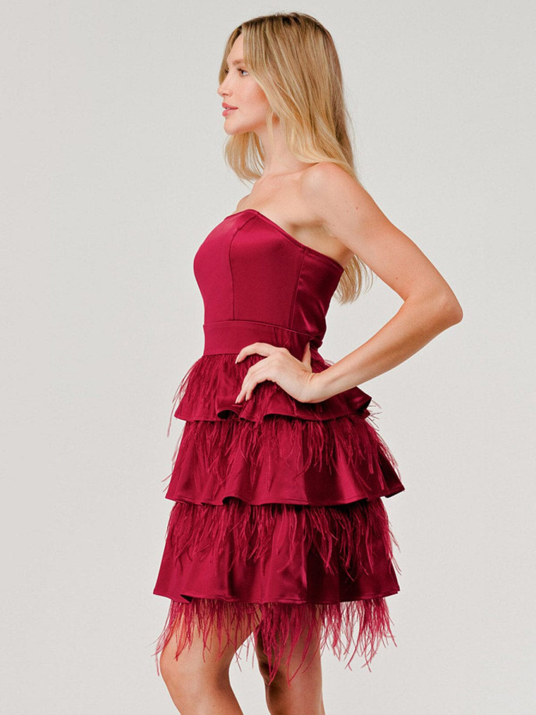 WOMEN'S SLEEVELESS BODYCON FEATHER RUFFLE TIERED MINI DRESS