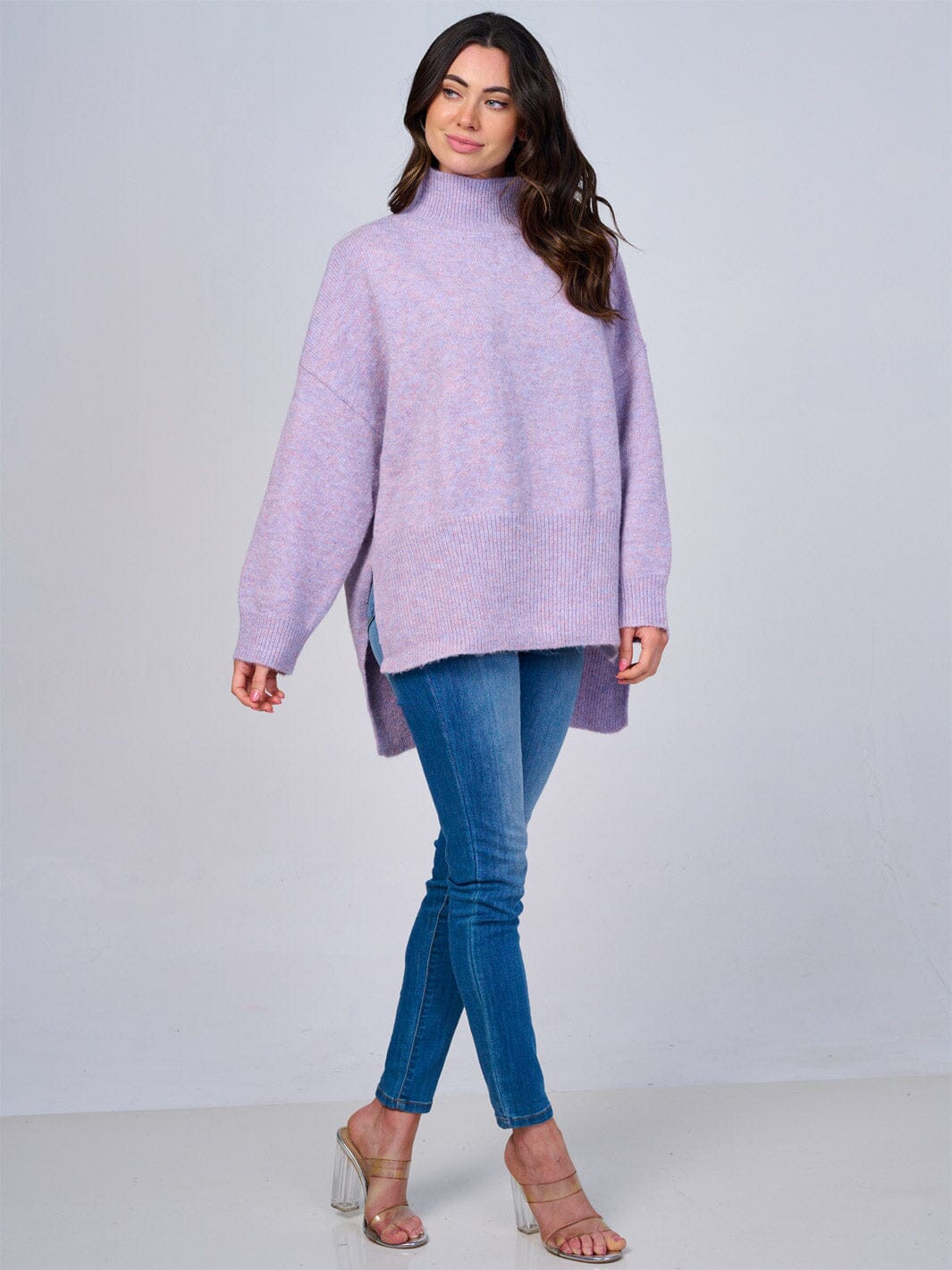 WOMEN'S LONG SLEEVE TURTLE NECK HIGH-LOW OVERSIZED SWEATER