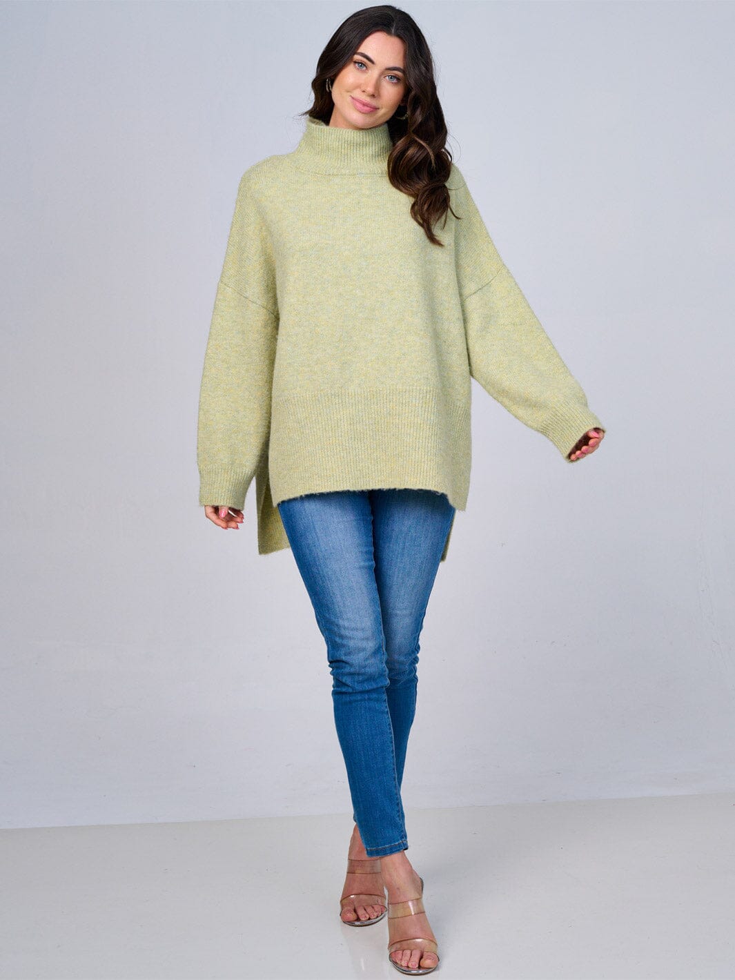 WOMEN'S LONG SLEEVE TURTLE NECK HIGH-LOW OVERSIZED SWEATER