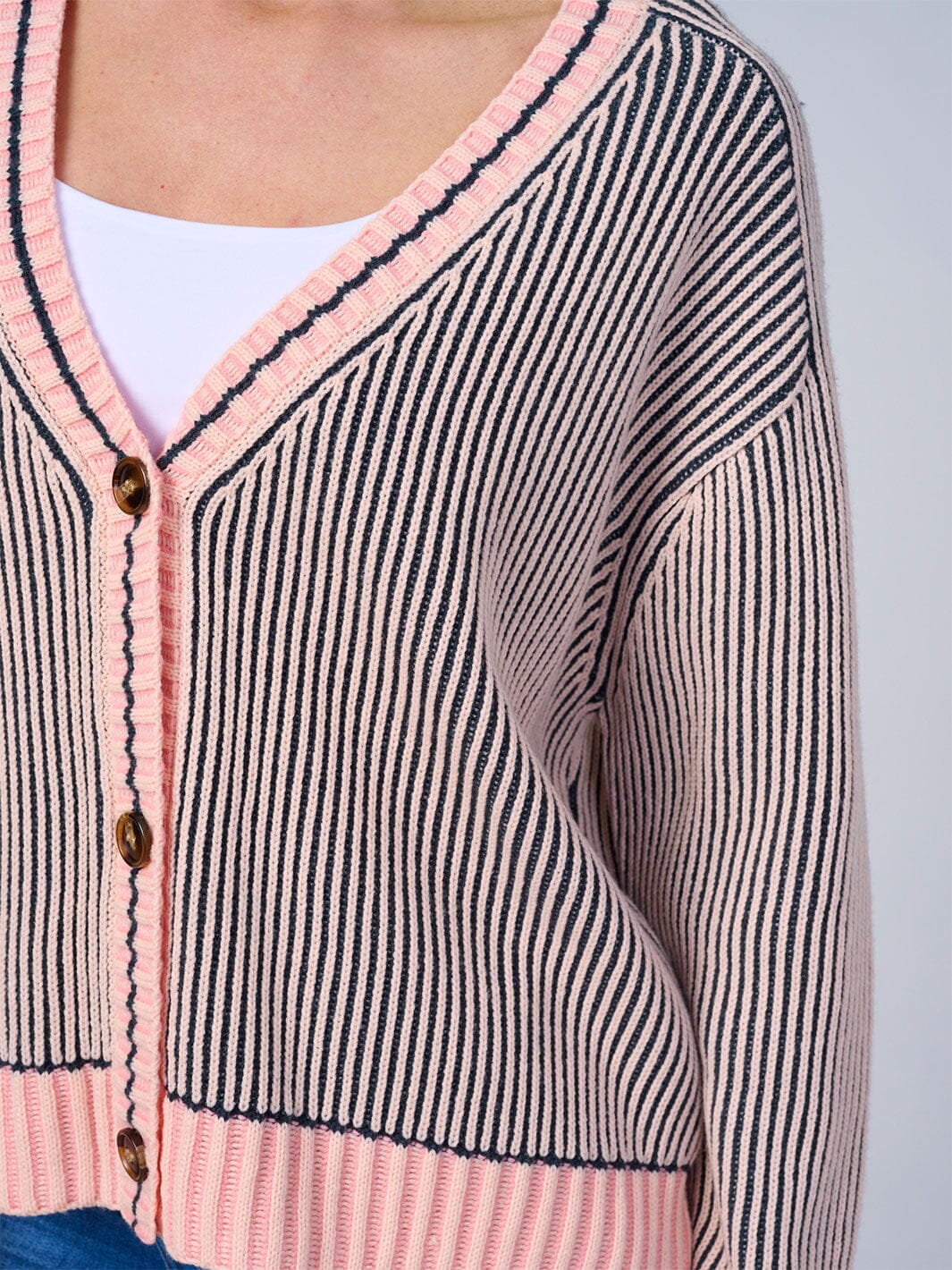 WOMEN'S LONG SLEEVE BUTTON CLOSURE RIBBED COLORBLOCK SWEATER