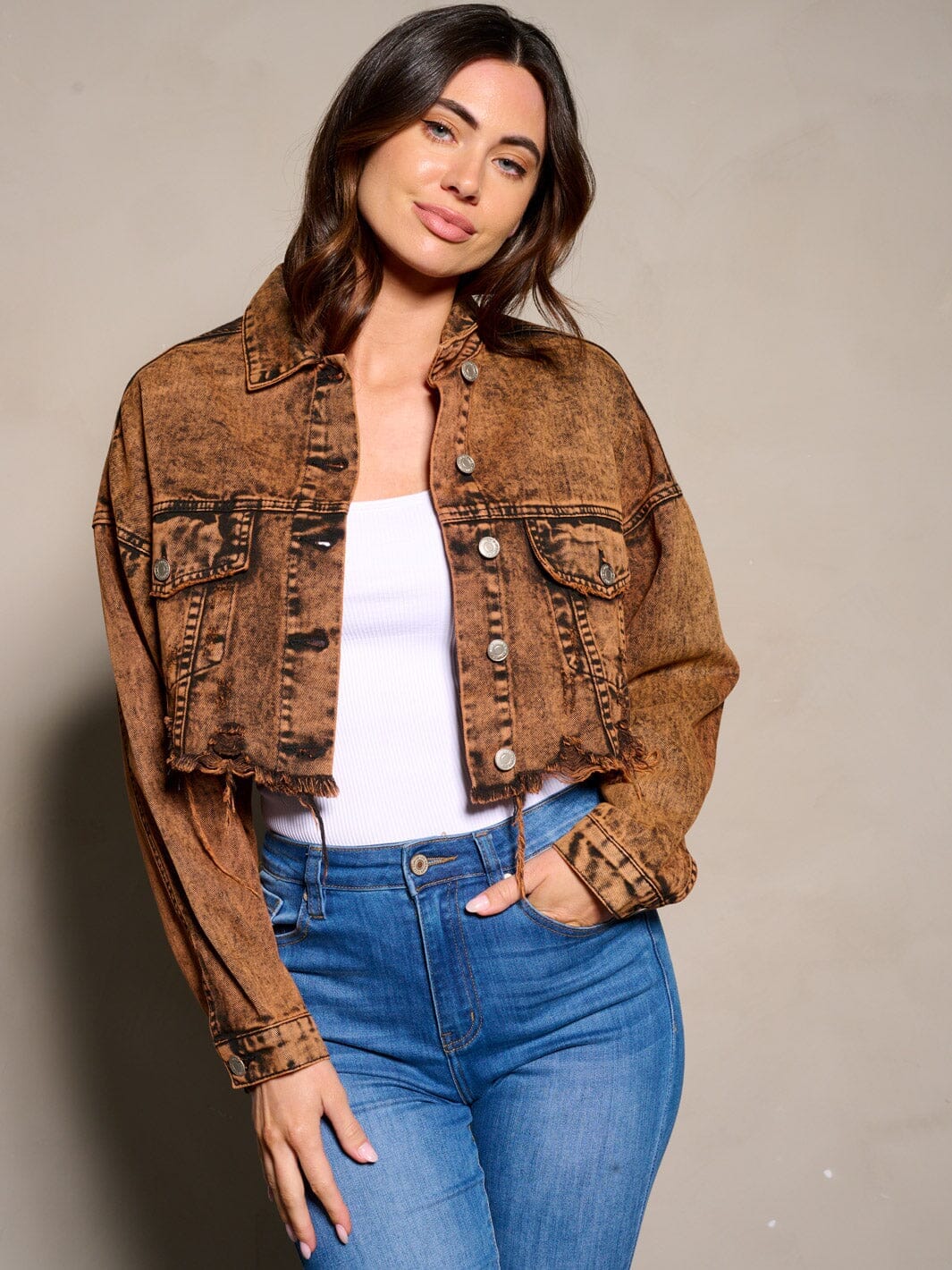 WOMEN'S LONG SLEEVE BUTTON CLOSURE DISTRESS DENIM CROP JACKET