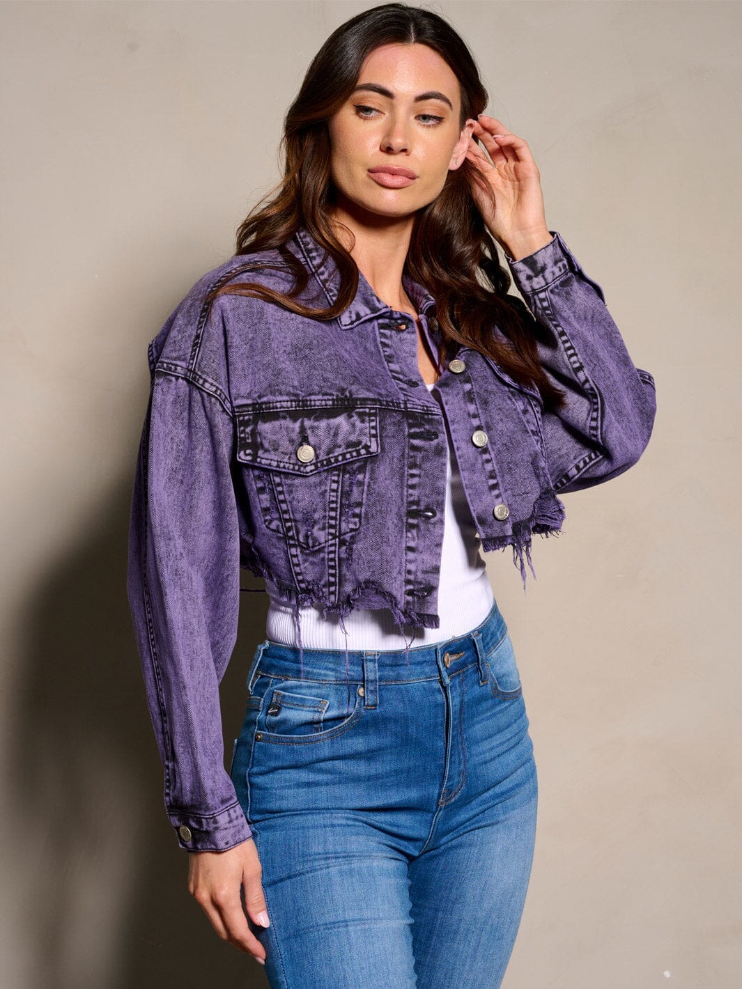 WOMEN'S LONG SLEEVE BUTTON CLOSURE DISTRESS DENIM CROP JACKET