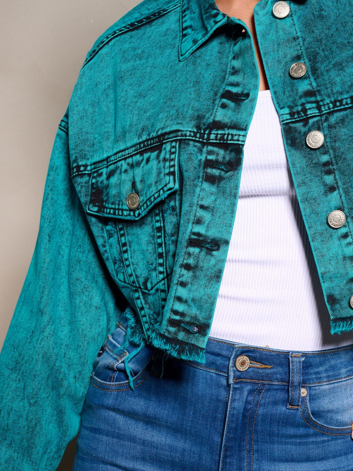 WOMEN'S LONG SLEEVE BUTTON CLOSURE DISTRESS DENIM CROP JACKET