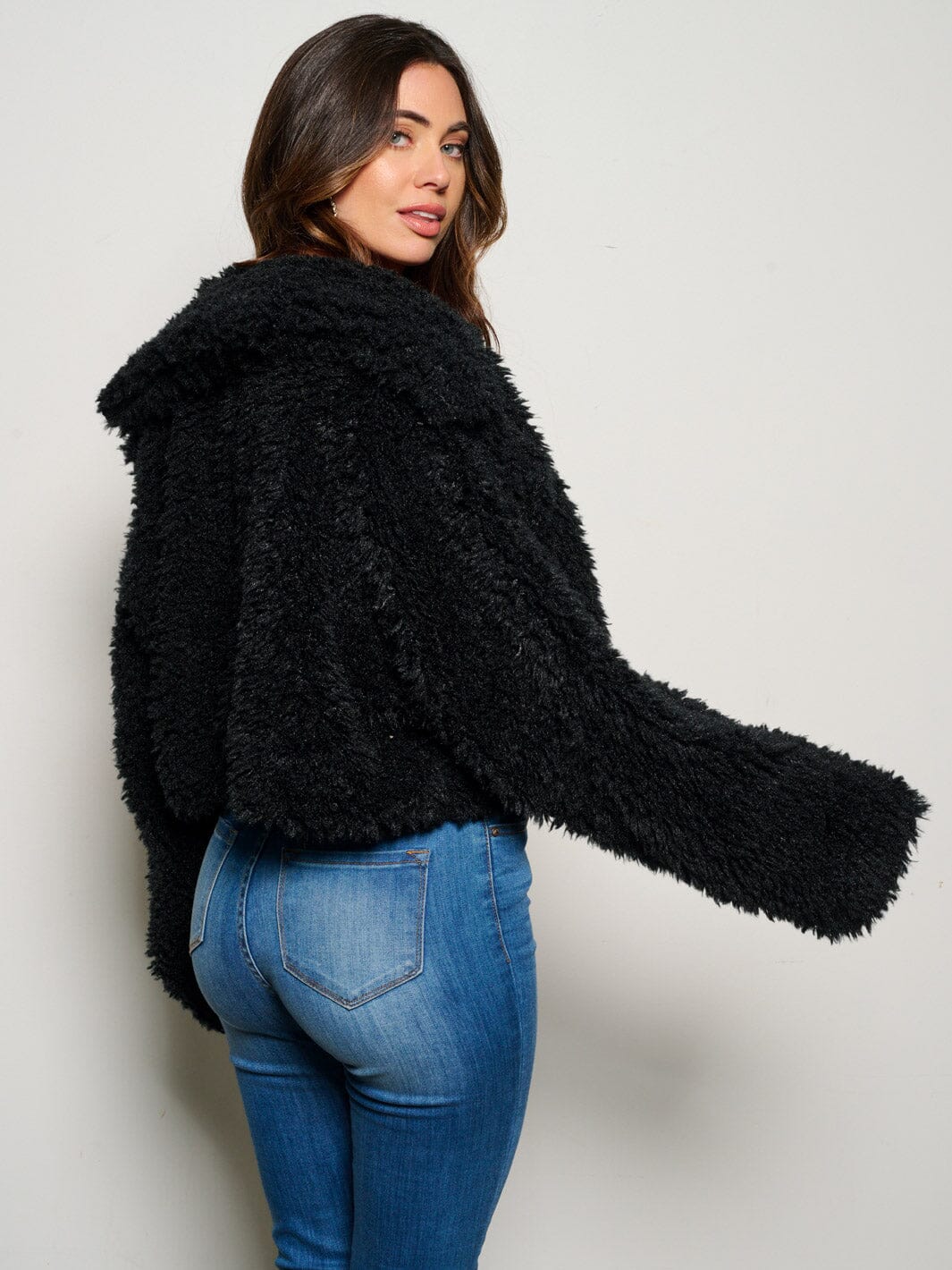 WOMEN'S LONG SLEEVE BUTTON CLOSURE SHERPA JACKET