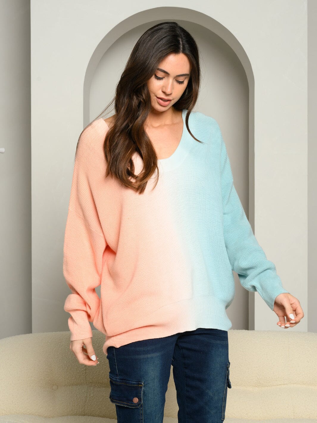WOMEN'S LONG SLEEVE V-NECK COLOR BLOCK SWEATER
