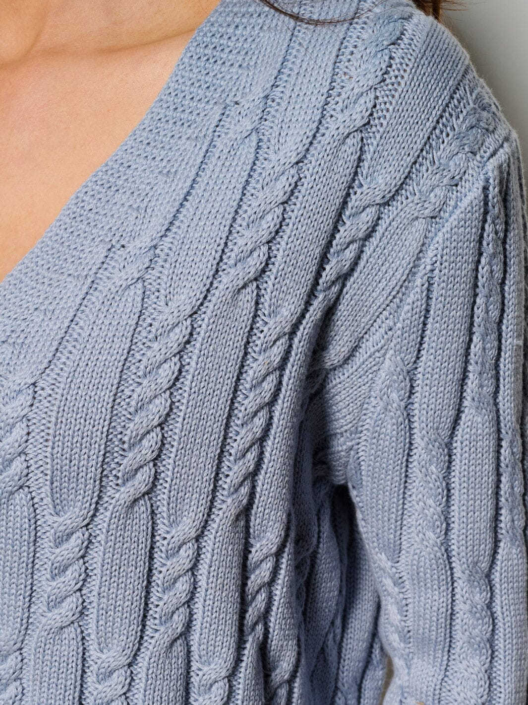 WOMEN'S LONG SLEEVE BUTTON UP CABLW KNIT CARDIGAN