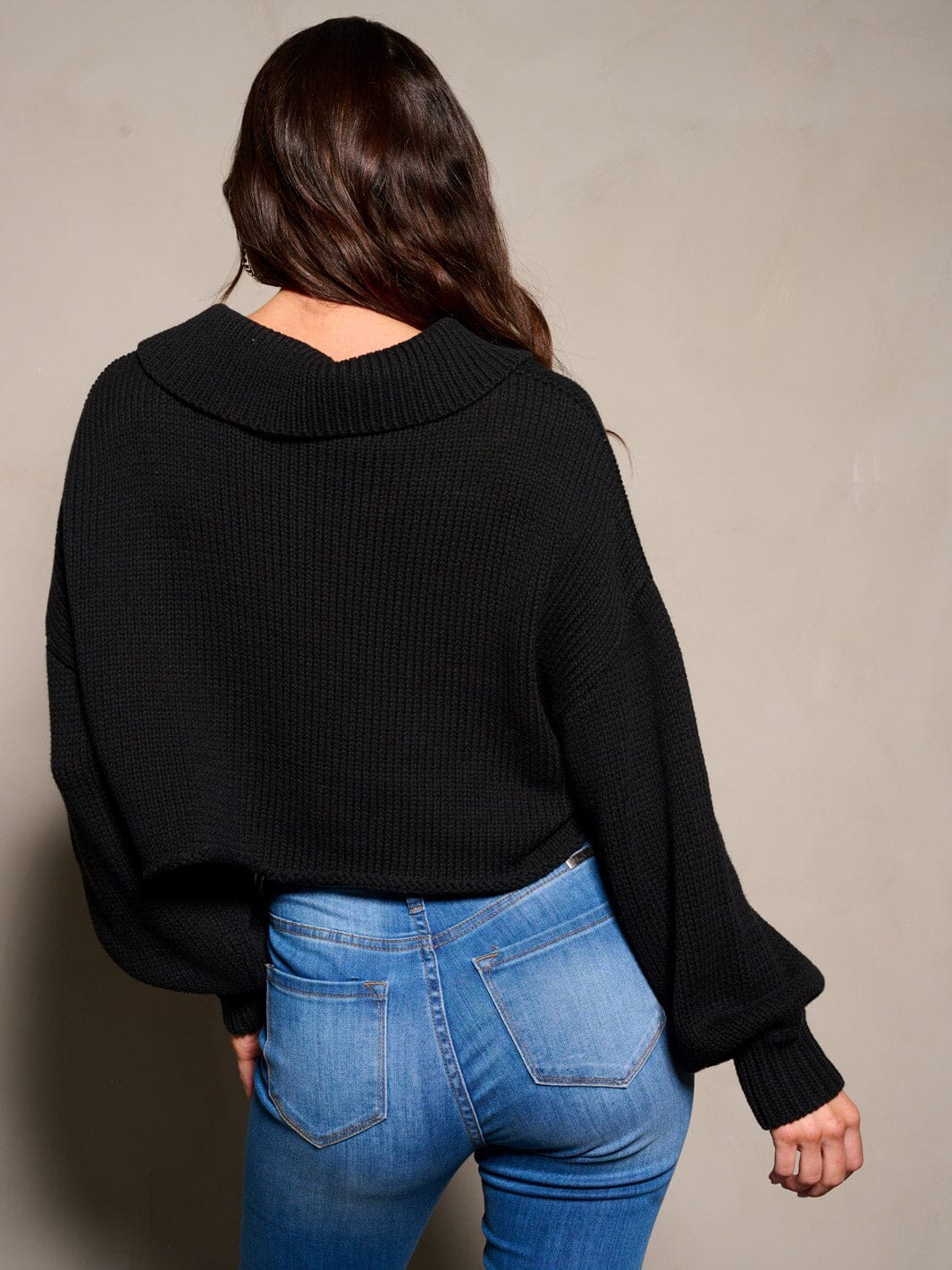 WOMEN'S LONG SLEEVE V-NECK TRIM DETAILED SWEATER (Copy)
