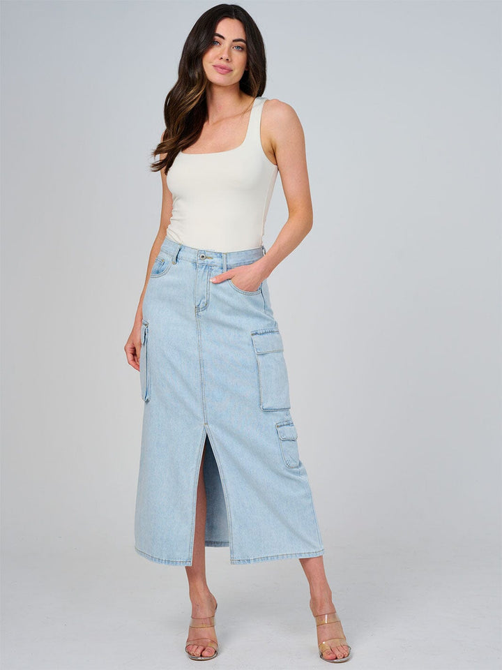 WOMEN'S BUTTON CLOSURE CARGO POCKETS FRONT SLIT DENIM MAXI SKIRT