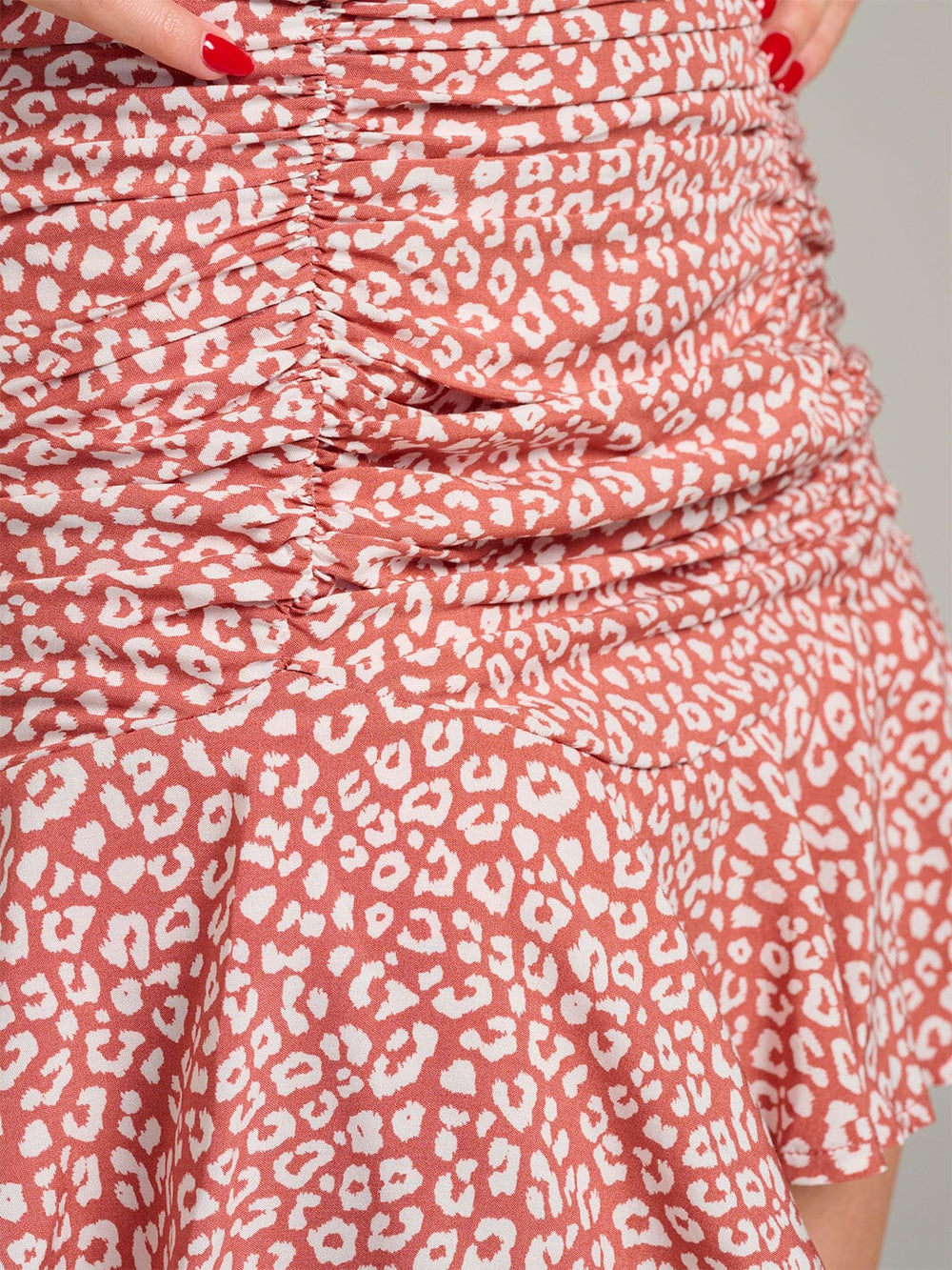 WOMEN'S ZIPPER CLOSURE RUFFLE ANIMAL PRINT MINI SKIRT