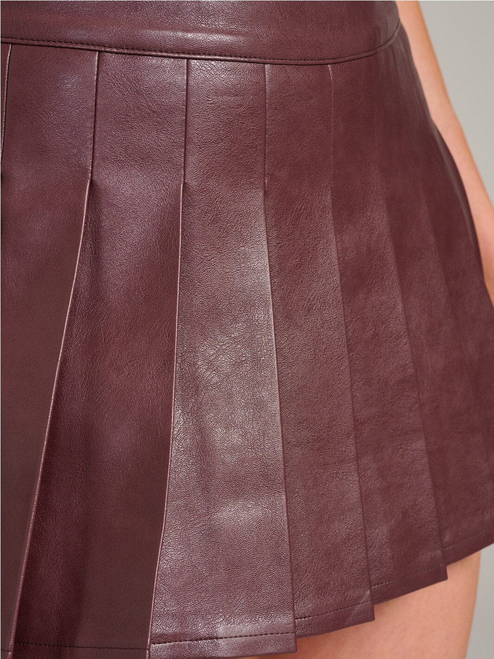 WOMEN'S ZIPPER CLOSURE PLEATED PU PLEATHER MINI SKORT