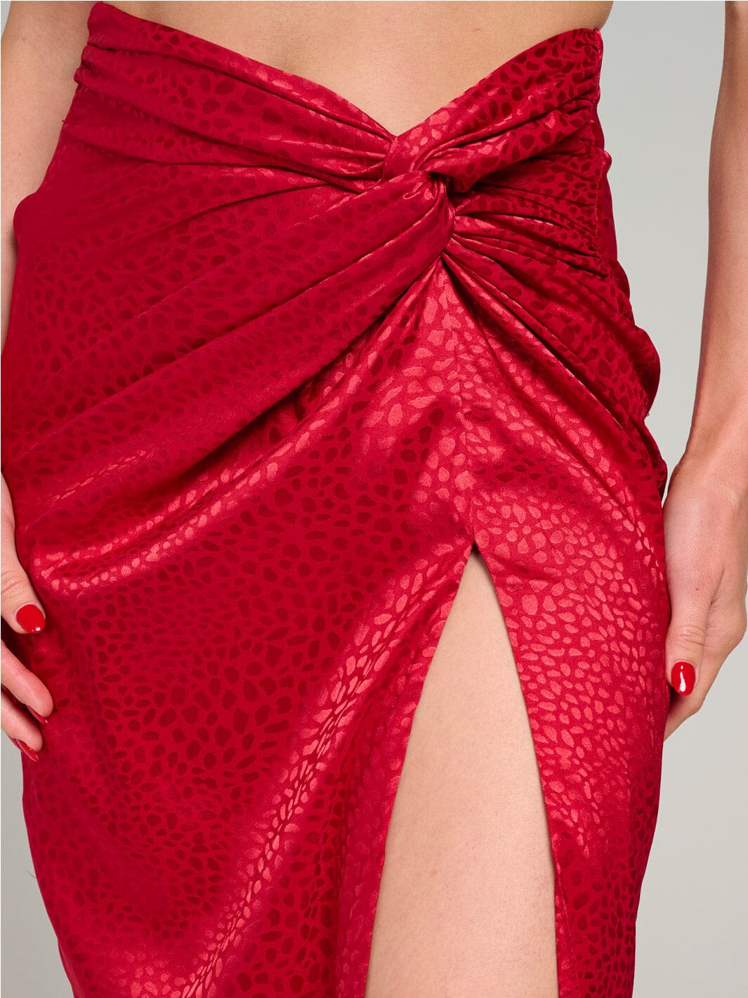 WOMEN'S ZIP UP ANIMAL PRINT RUCHED FRONT SLIT MIDI SKIRT