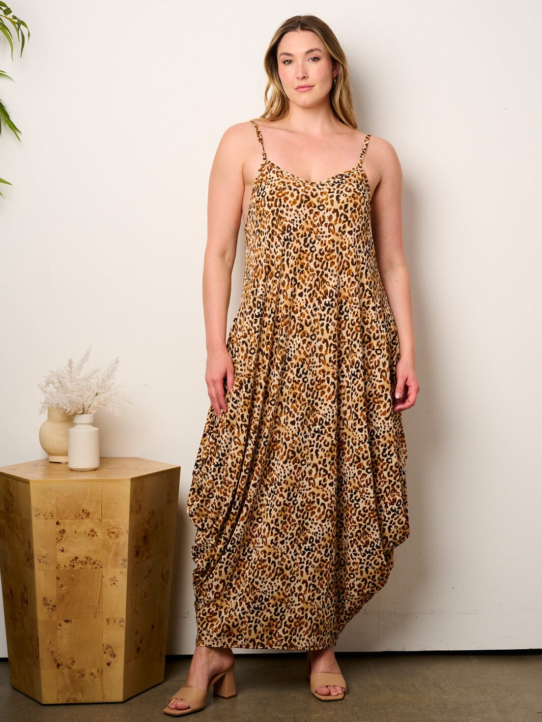 PLUS SIZE SLEEVELESS V-NECK POCKETS ANIMAL PRINT MAXI DRESS