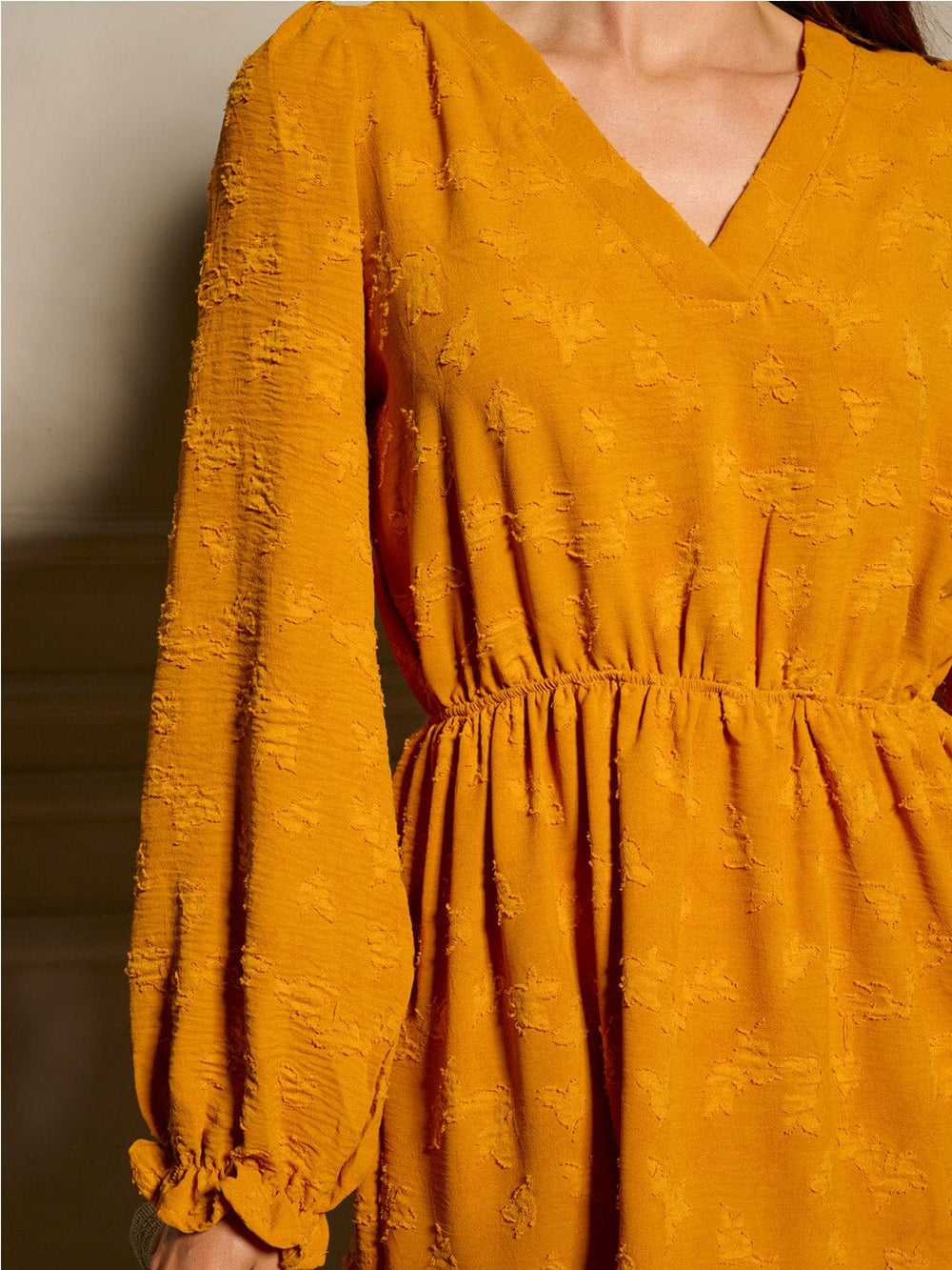 WOMEN'S LONG SLEEVE V-NECK ELASTIC WAIST DETAILED MINI DRESS