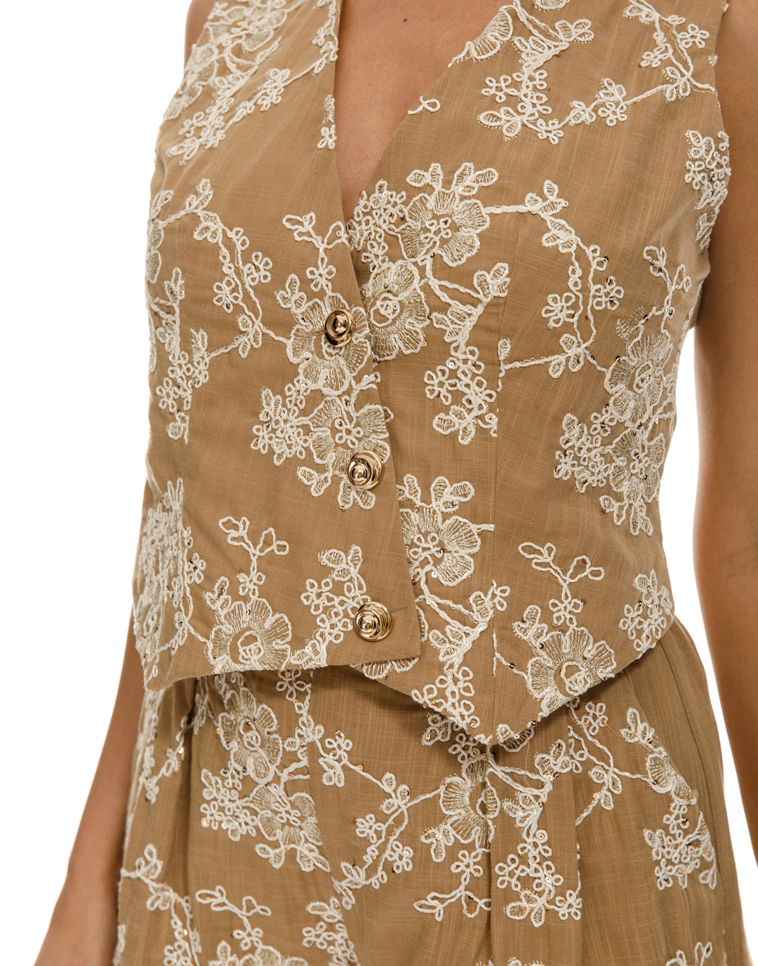 WOMEN'S SLEEVELESS TOP & ELASTIC WAIST SHORTS EMBROIDERY DETAILED 2PC. SET