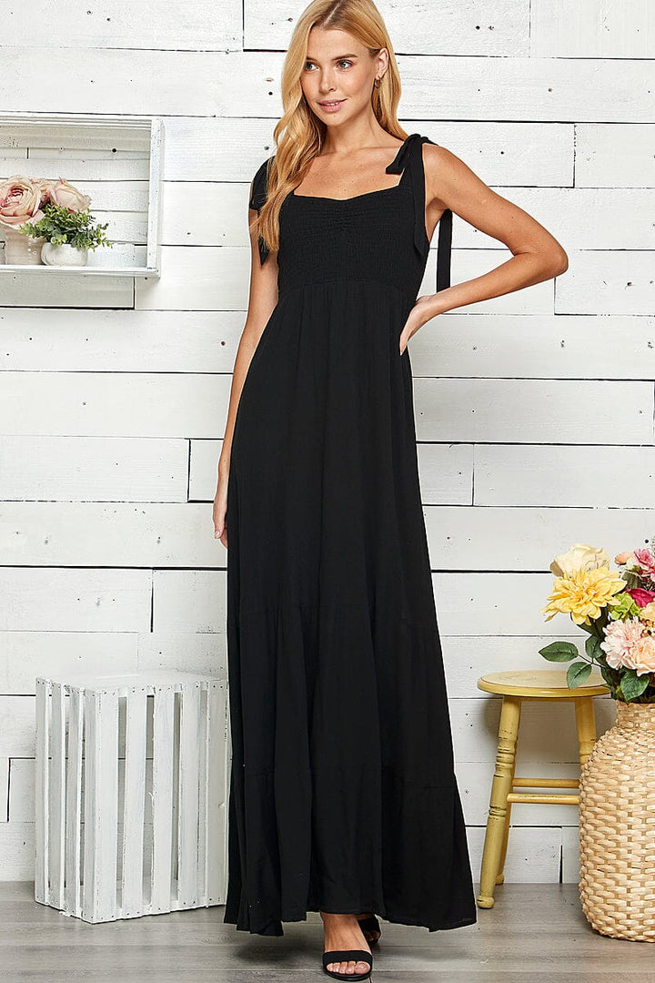 WOMEN'S SLEEVELESS TIERED SMOCK MAXI DRESS