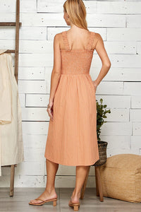 WOMEN'S SLEEVELESS SMOCK FRONT POCKETS MIDI DRESS