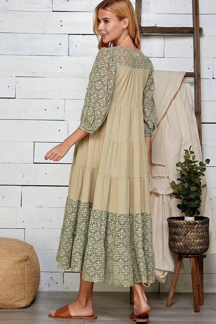 WOMEN'S 3/4 SLEEVE V-NECK BUTTON UP TIERED CROCHET DETAILED MAXI DRESS
