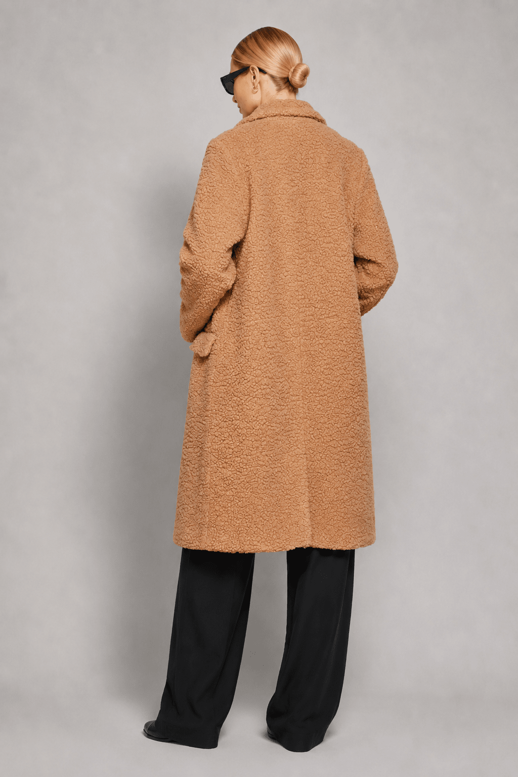 WOMEN'S LONG SLEEVE BUTTON CLOSURE FRONT POCKETS SHERPA COAT