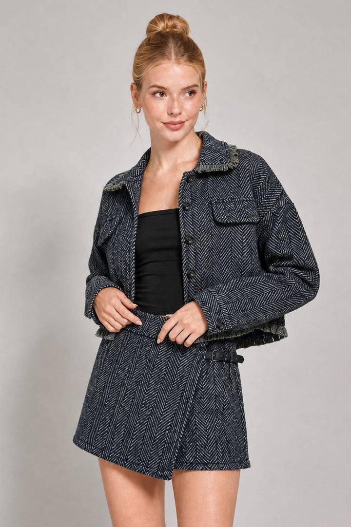 WOMEN'S LONG SLEEVE BUTTON CLOSURE RAW EDGE JACKET