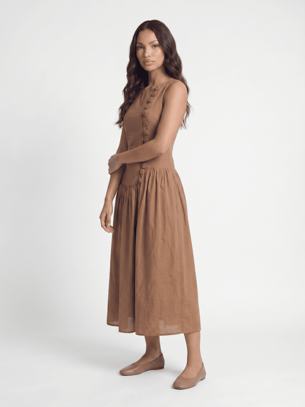 WOMEN'S SLEEVELESS BUTTON CLOSURE FRONT POCKETS MAXI DRESS